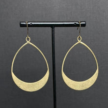 Load image into Gallery viewer, Brass earrings
